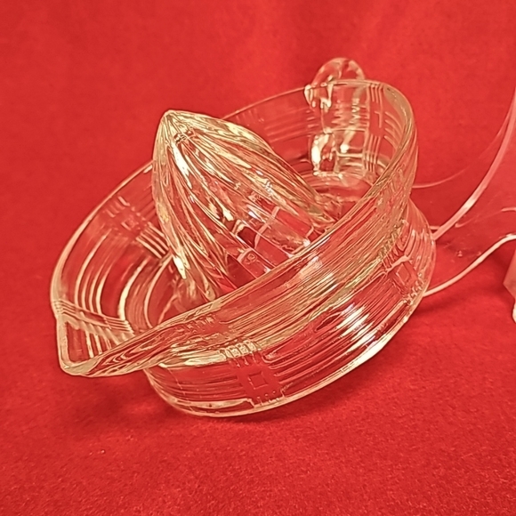 Vintage Antique Hazel Atlas Clear Depression Glass Juice Reamer Citrus Juicer - Picture 3 of 6